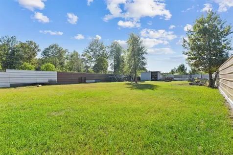924 County Road 5021 Cleveland TX 77327