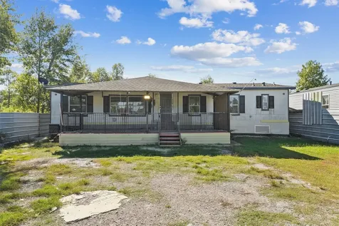924 County Road 5021 Cleveland TX 77327