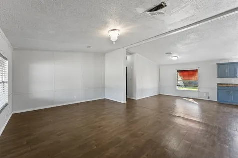 924 County Road 5021 Cleveland TX 77327
