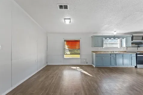 924 County Road 5021 Cleveland TX 77327