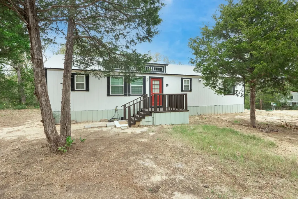 341 Little Berry Road Somerville TX 77879