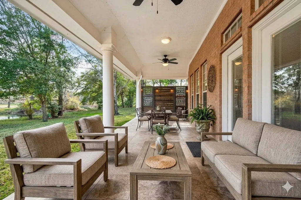 13 Wedgewood Boulevard Conroe TX 77304