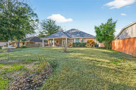 13 Wedgewood Boulevard Conroe TX 77304
