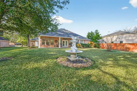 13 Wedgewood Boulevard Conroe TX 77304