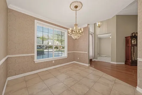 13 Wedgewood Boulevard Conroe TX 77304