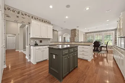13 Wedgewood Boulevard Conroe TX 77304