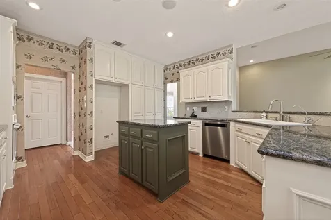 13 Wedgewood Boulevard Conroe TX 77304