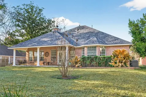 13 Wedgewood Boulevard Conroe TX 77304