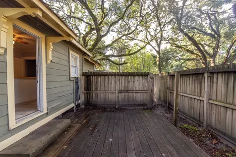 104 S Beauregard Street Alvin TX 77511