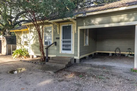104 S Beauregard Street Alvin TX 77511