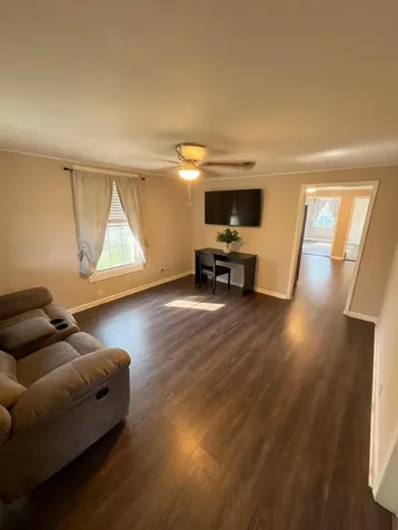 911 Kemp Street Boling TX 77420