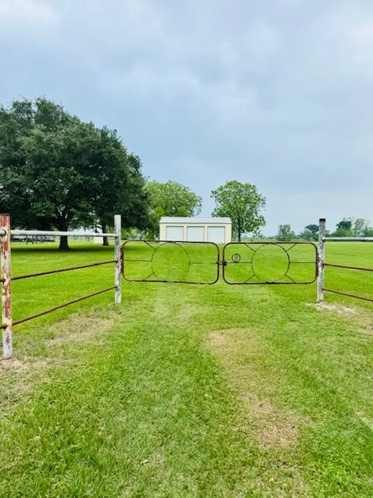 1356 County Road 142 Allenhurst Road Van Vleck TX 77482