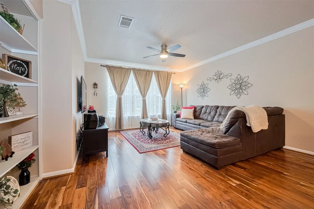 1711 Old Spanish Trail 214 Houston TX 77054
