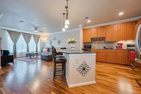 1711 Old Spanish Trail 214 Houston TX 77054