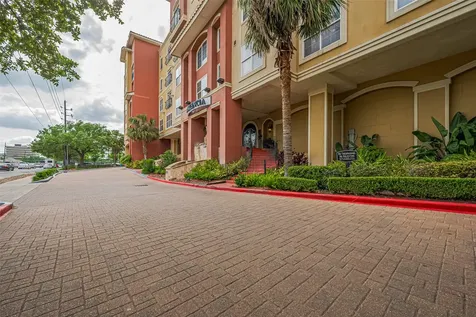 1711 Old Spanish Trail 214 Houston TX 77054
