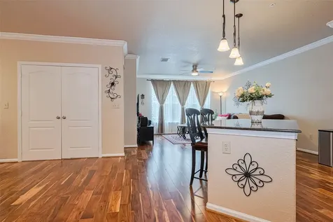 1711 Old Spanish Trail 214 Houston TX 77054
