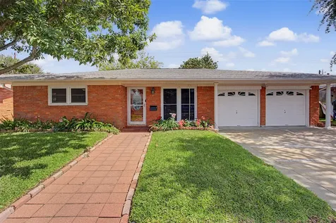 7213 Youpon Drive Galveston TX 77551