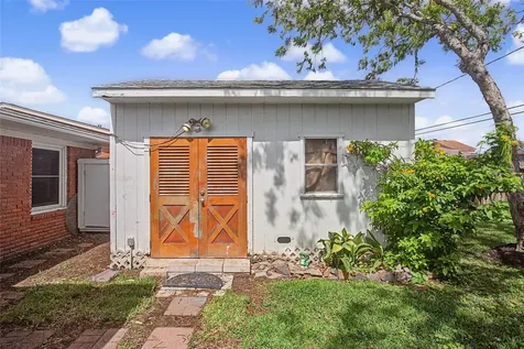 7213 Youpon Drive Galveston TX 77551