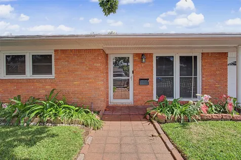 7213 Youpon Drive Galveston TX 77551