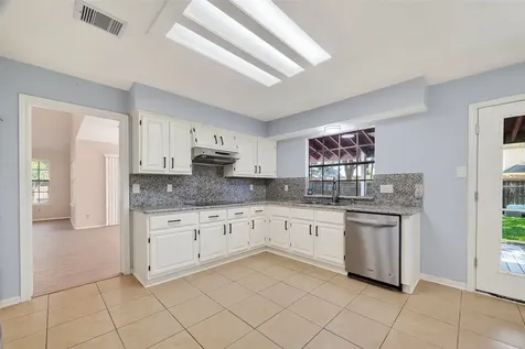 814 Heathgate Drive Houston TX 77062
