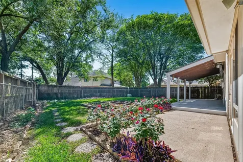 814 Heathgate Drive Houston TX 77062