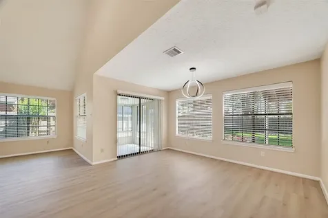 814 Heathgate Drive Houston TX 77062