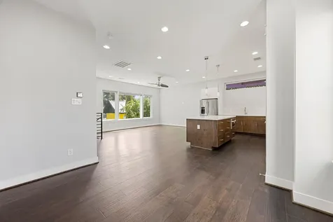 904 W 25th Street D Houston TX 77008