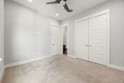 904 W 25th Street D Houston TX 77008