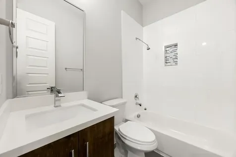 904 W 25th Street D Houston TX 77008
