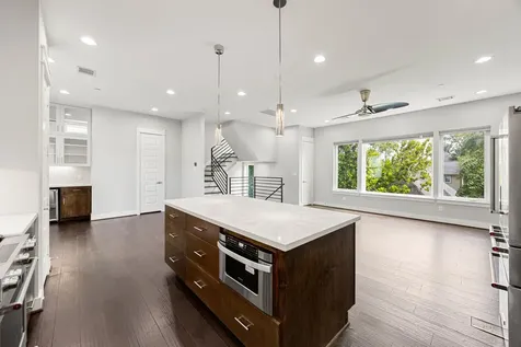 904 W 25th Street D Houston TX 77008
