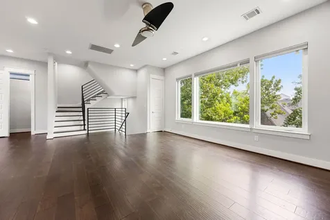 904 W 25th Street D Houston TX 77008
