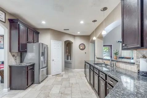 15915 Broad Oak Court Tomball TX 77377