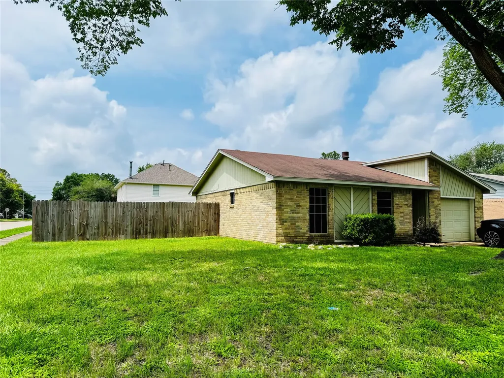 17118 Amber Ridge Drive Sugar Land TX 77498