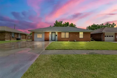 935 Creager Street Houston TX 77034