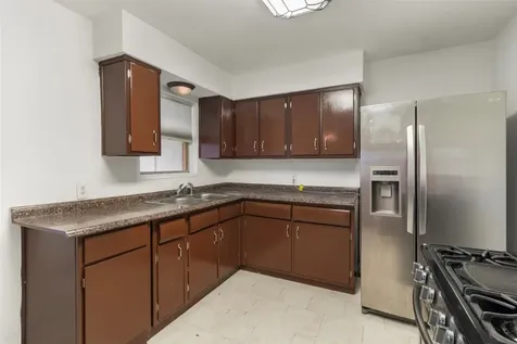 935 Creager Street Houston TX 77034