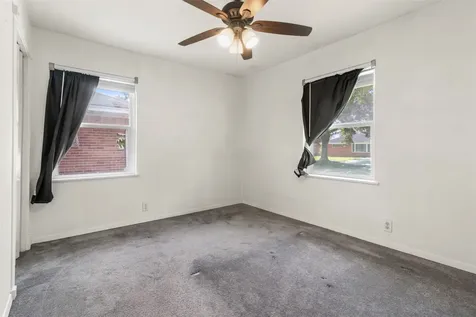 935 Creager Street Houston TX 77034