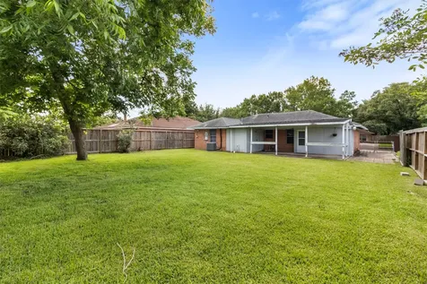 935 Creager Street Houston TX 77034