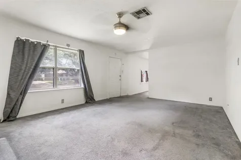 935 Creager Street Houston TX 77034