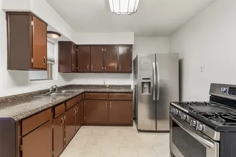 935 Creager Street Houston TX 77034