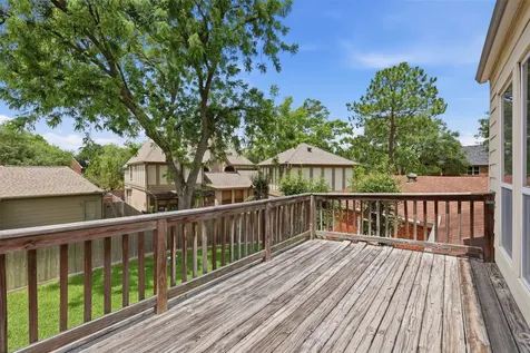 1022 Trapper Hill Drive Houston TX 77077