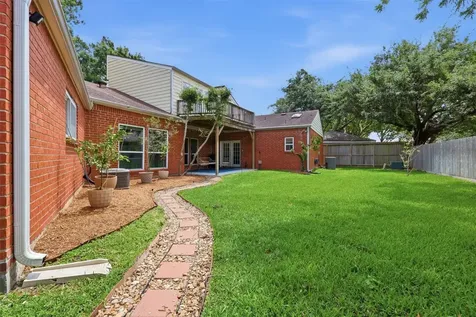 1022 Trapper Hill Drive Houston TX 77077