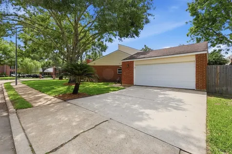 1022 Trapper Hill Drive Houston TX 77077