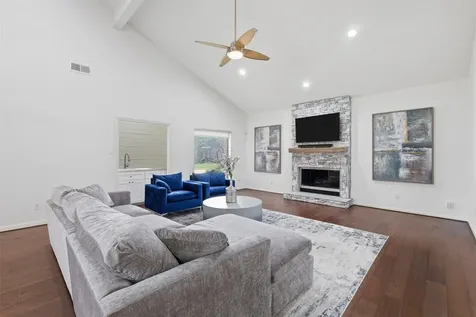 1022 Trapper Hill Drive Houston TX 77077