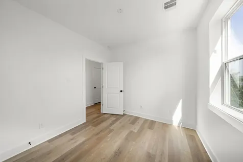 835 Elkhart Street D Houston TX 77091
