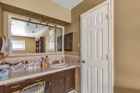 1379 Wrotham Lane Channelview TX 77530