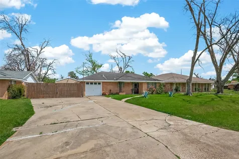 8106 Northline Drive Houston TX 77037