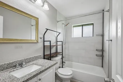 306 S Holmes Street La Porte TX 77571