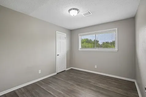306 S Holmes Street La Porte TX 77571