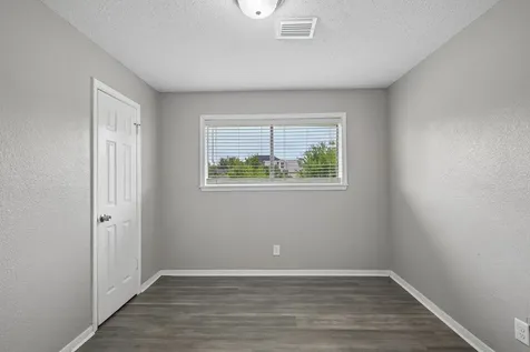 306 S Holmes Street La Porte TX 77571