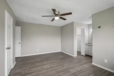 306 S Holmes Street La Porte TX 77571